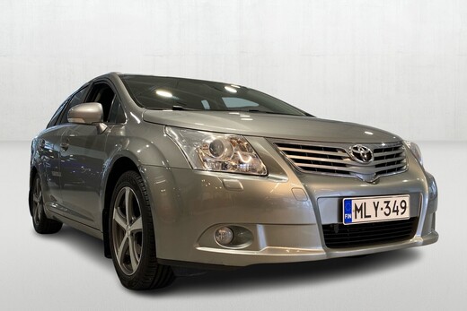 Toyota Avensis vaihtoauto