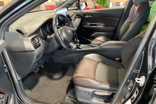 Toyota C-HR vaihtoauto