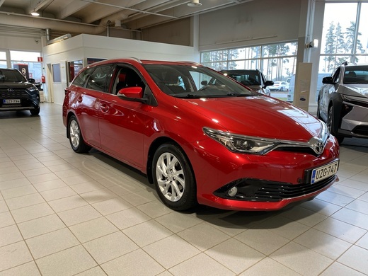 Toyota Auris vaihtoauto