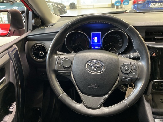 Toyota Auris vaihtoauto