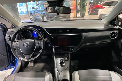 Toyota Auris vaihtoauto