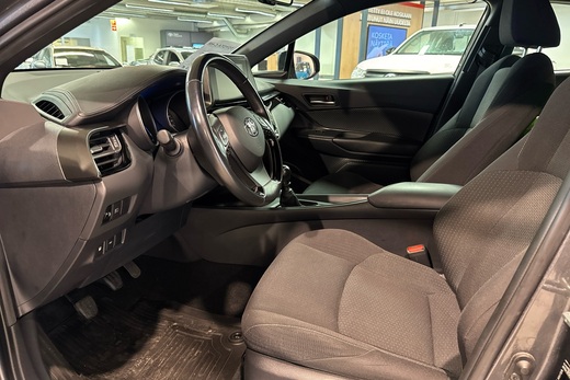 Toyota C-HR vaihtoauto