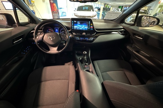 Toyota C-HR vaihtoauto