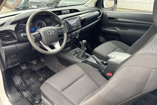 Toyota Hilux vaihtoauto