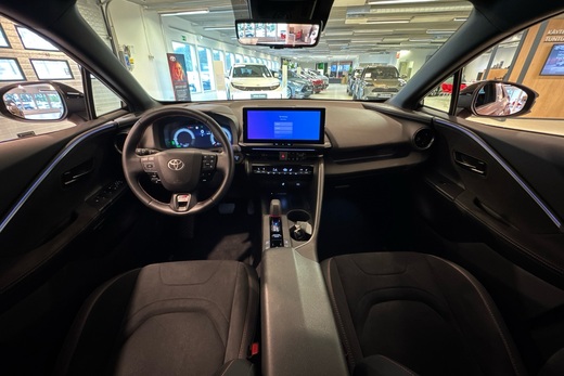 Toyota C-HR vaihtoauto