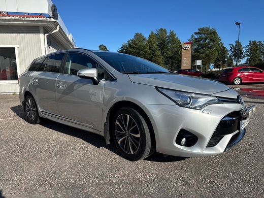 Toyota Avensis vaihtoauto