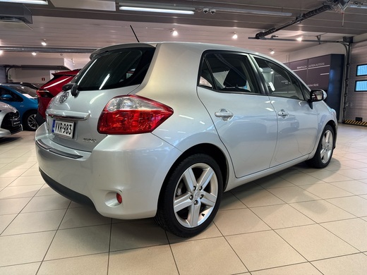 Toyota Auris vaihtoauto