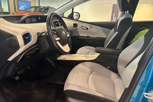 Toyota Prius Plug-in vaihtoauto