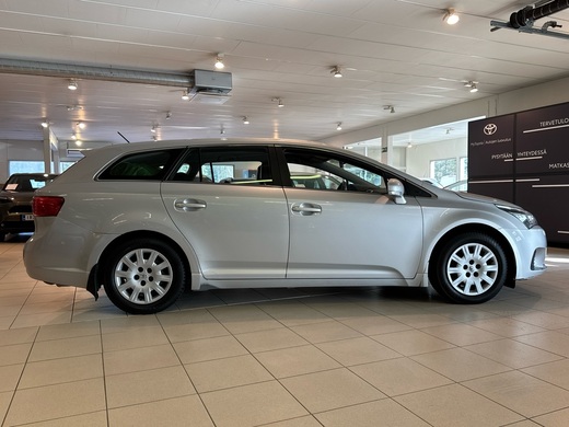 Toyota Avensis vaihtoauto