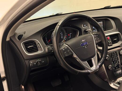 Volvo V40 Cross Country vaihtoauto