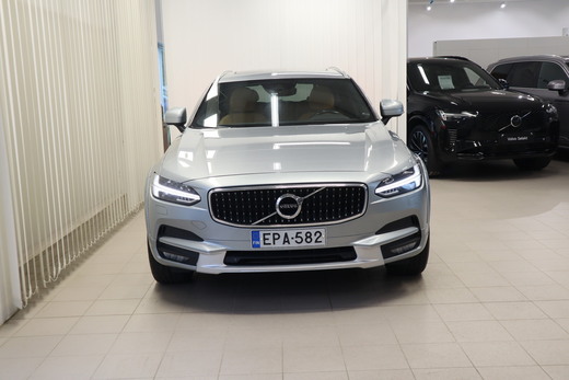 Volvo V90 Cross Country vaihtoauto
