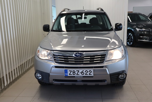 Subaru Forester vaihtoauto