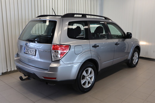 Subaru Forester vaihtoauto
