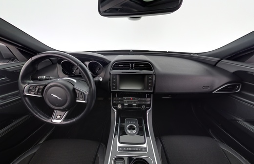 Jaguar XE vaihtoauto