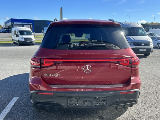 Mercedes-Benz EQB vaihtoauto