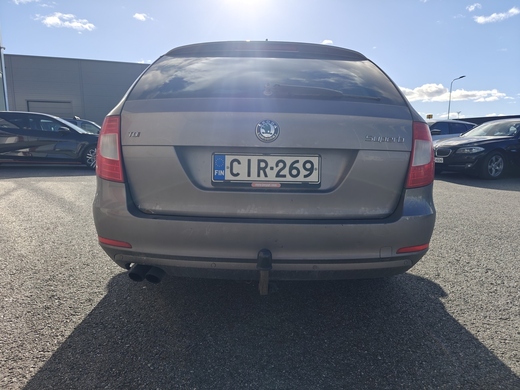Skoda Superb vaihtoauto