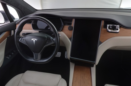 Tesla Model X vaihtoauto