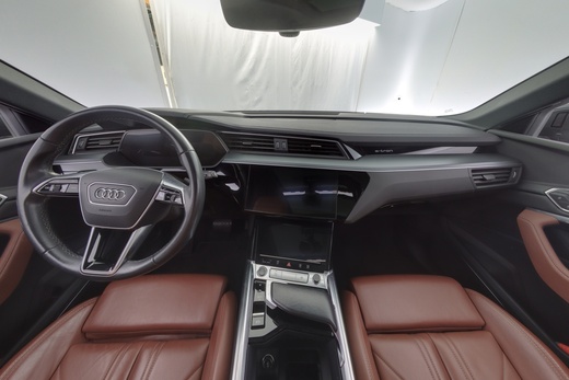 Audi Q8 e-tron vaihtoauto