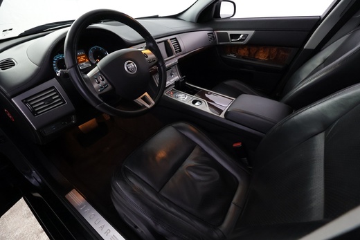 Jaguar XF vaihtoauto
