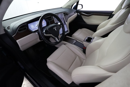 Tesla Model X vaihtoauto