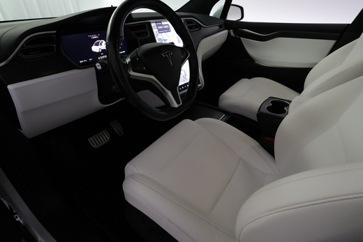 Tesla Model X vaihtoauto
