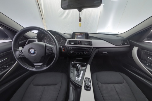 BMW 320 vaihtoauto