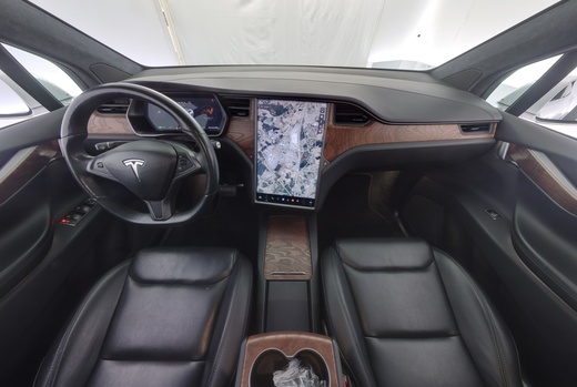 Tesla Model X vaihtoauto