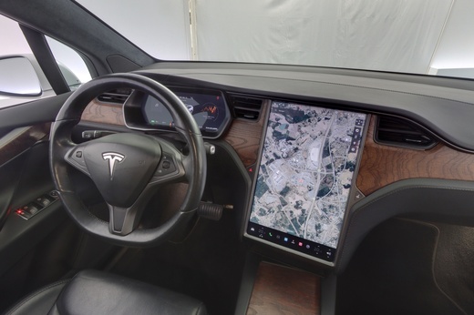 Tesla Model X vaihtoauto