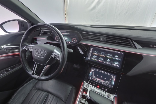 Audi Q8 e-tron vaihtoauto