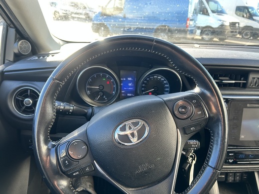 Toyota Auris vaihtoauto