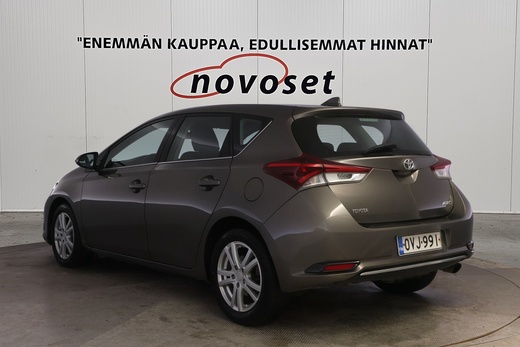Toyota Auris vaihtoauto