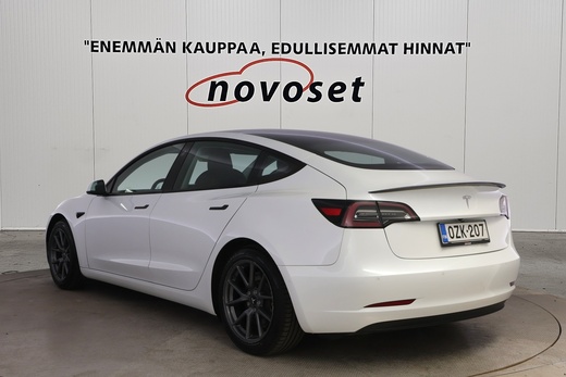 Tesla Model 3 vaihtoauto