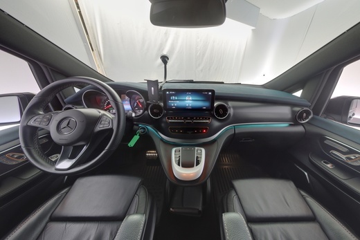 Mercedes-Benz EQV vaihtoauto