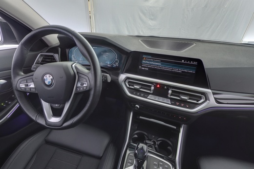 BMW 330 vaihtoauto