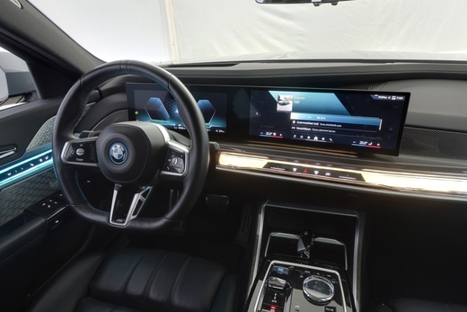 BMW i7 vaihtoauto
