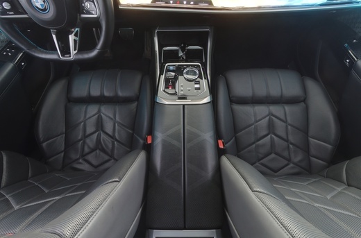 BMW i7 vaihtoauto