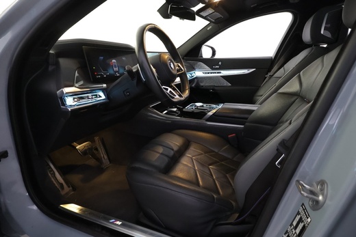 BMW i7 vaihtoauto