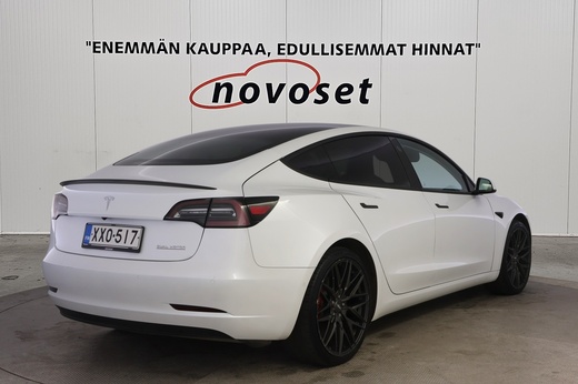 Tesla Model 3 vaihtoauto