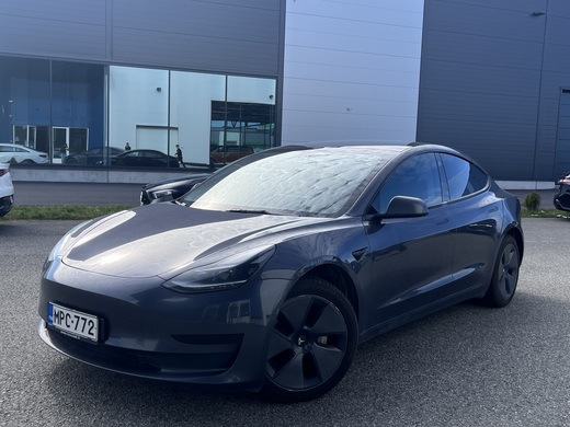 Tesla Model 3 vaihtoauto