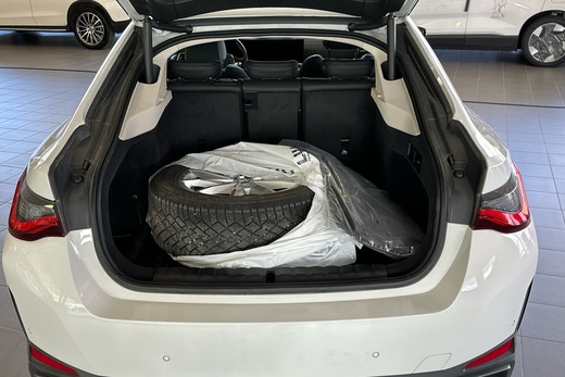 BMW i4 vaihtoauto