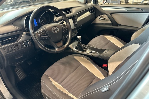 Toyota Avensis vaihtoauto
