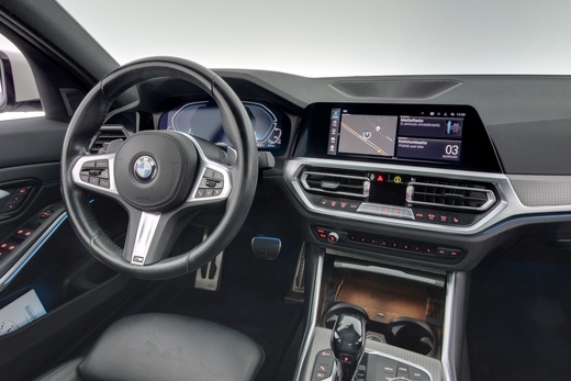 BMW 330 vaihtoauto