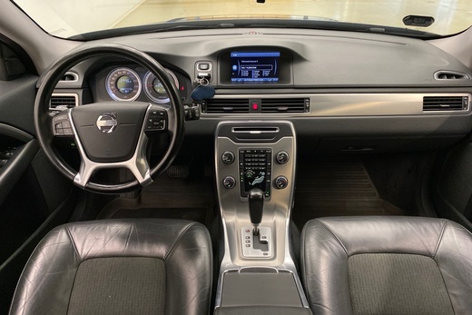 Volvo V70 vaihtoauto
