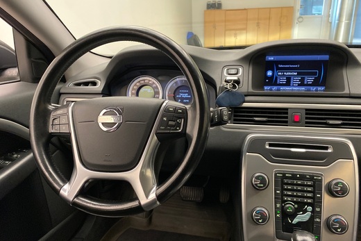 Volvo V70 vaihtoauto