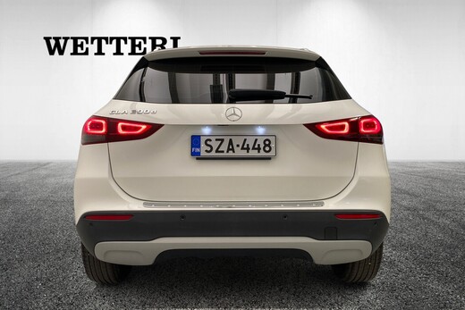 Mercedes-Benz GLA vaihtoauto