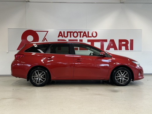 Toyota Auris vaihtoauto