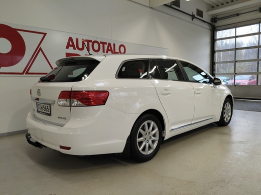 Toyota Avensis vaihtoauto