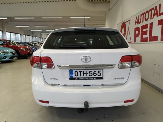 Toyota Avensis vaihtoauto
