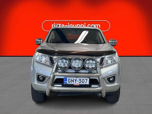 Nissan Navara vaihtoauto