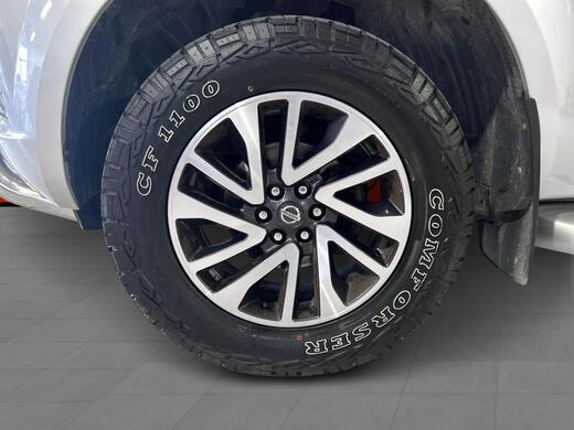 Nissan Navara vaihtoauto